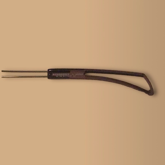 Authentic Burberry - Picture 4 of 7